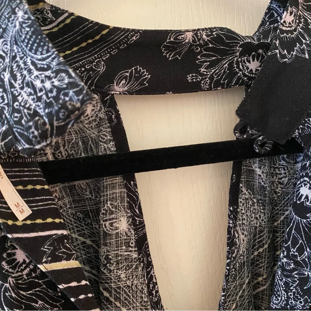 FREE PEOPLE Walking on a Dream Tunic Blouse in Black & White - M